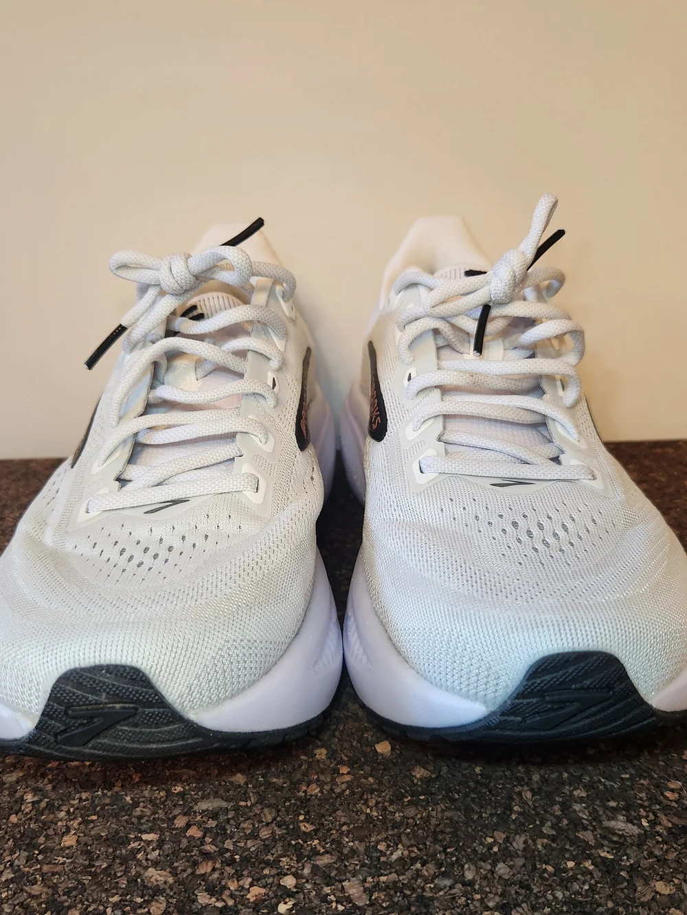 Brooks Ghost 18 Running Shoes Womens Size 8 Wide